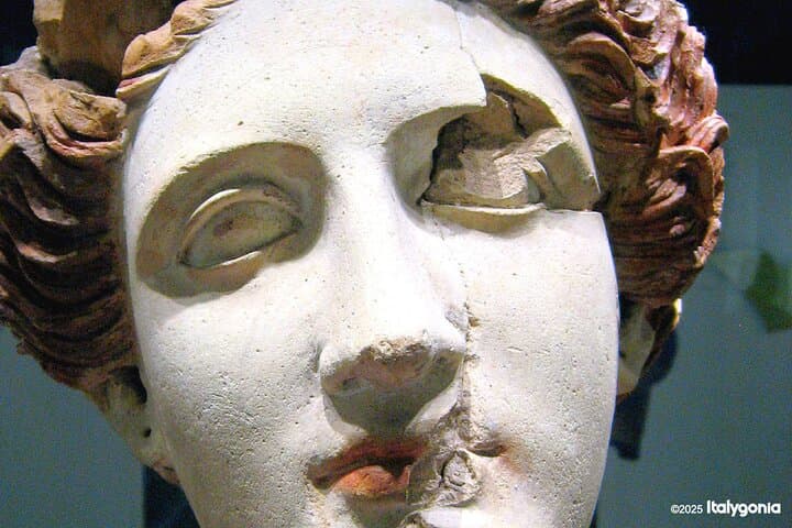 MarTa Archaeological Museum Taranto tour: very impressive great gold artifacts