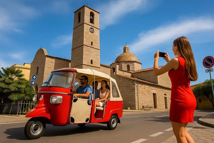 Olbia : Private Tuk-Tuk Tour + Pittulongu Beach + Pickup