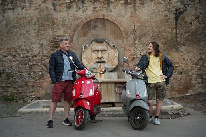 Private Vespa Tour in Rome with Photoshoot and Tiramisu Tasting