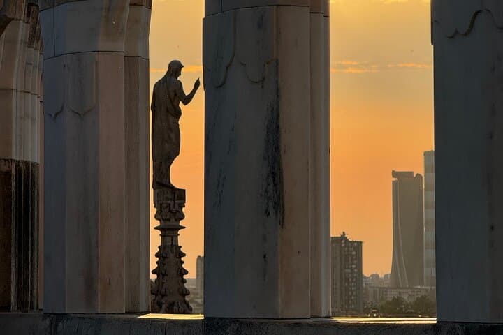 Milan Duomo Cathedral and Rooftop Access with Audio Guide App