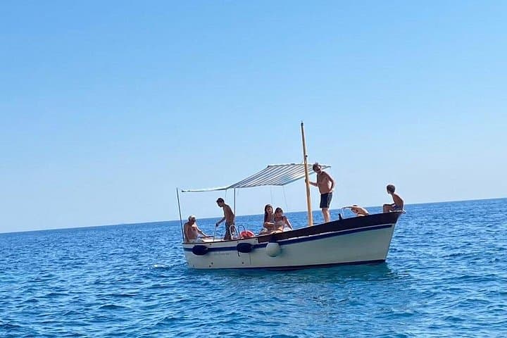 Capri pacchetto completo: Tour in Barca Condiviso,Bus e Seggiovia