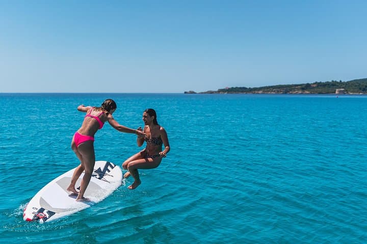 Boat tour with snorkeling and small aperitif in Alghero