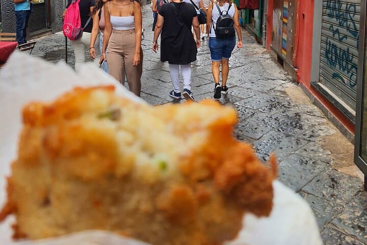 Naples Food Tour with Local Guide and City Highlights