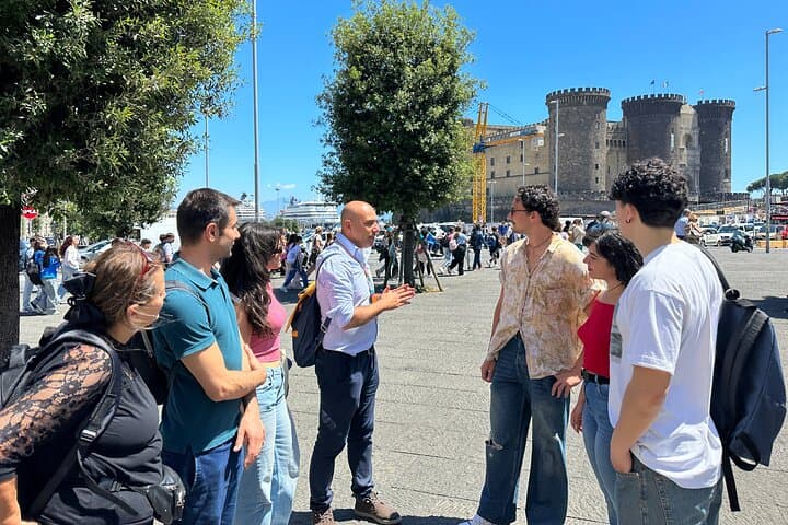 Naples Food Tour with Local Guide and City Highlights