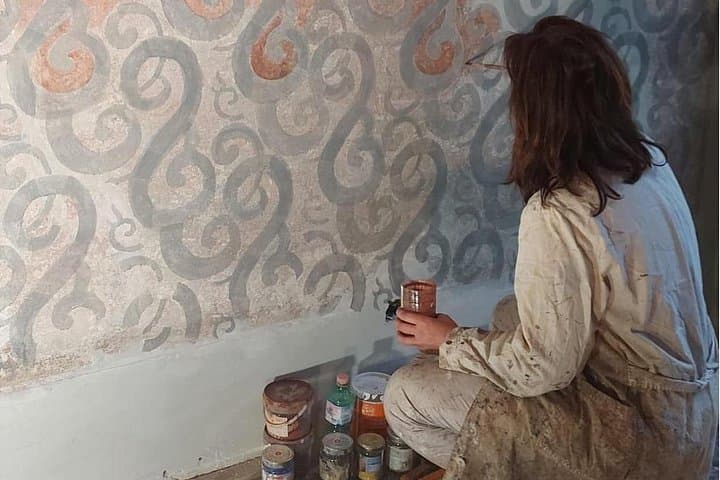 Fresco Painting Experience in Florence with Artist