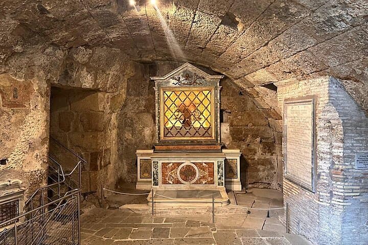 Rome Catacombs Tour: Escape the Heat, Discover Eternity