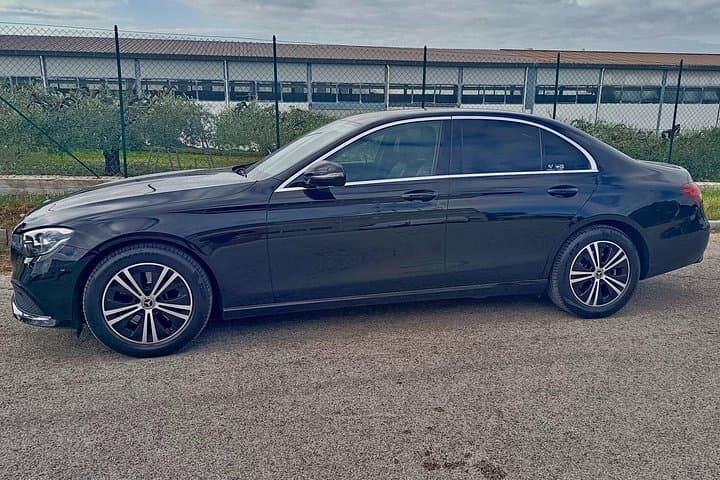 Premium Sedan For Business