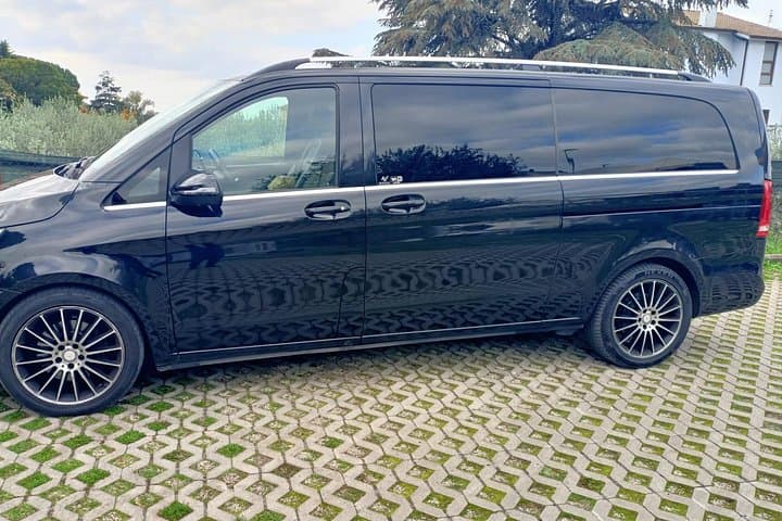 Premium Van for Big luggages