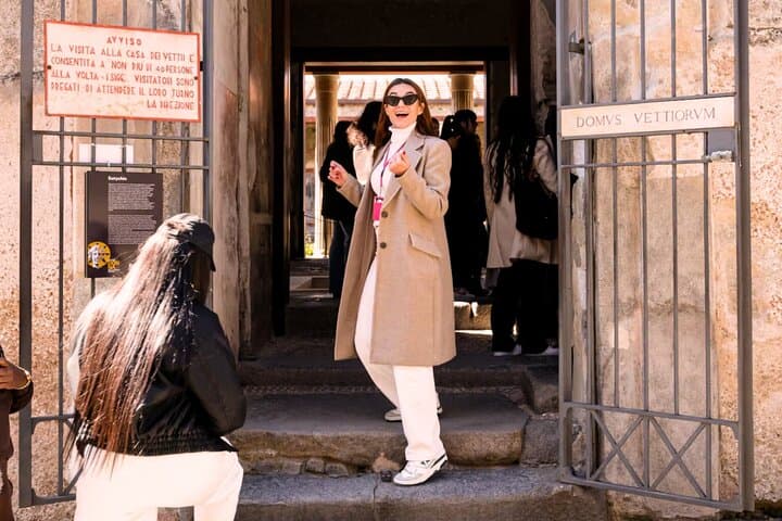 Pompeii Tour & Lunch with Wine Tasting Experience
