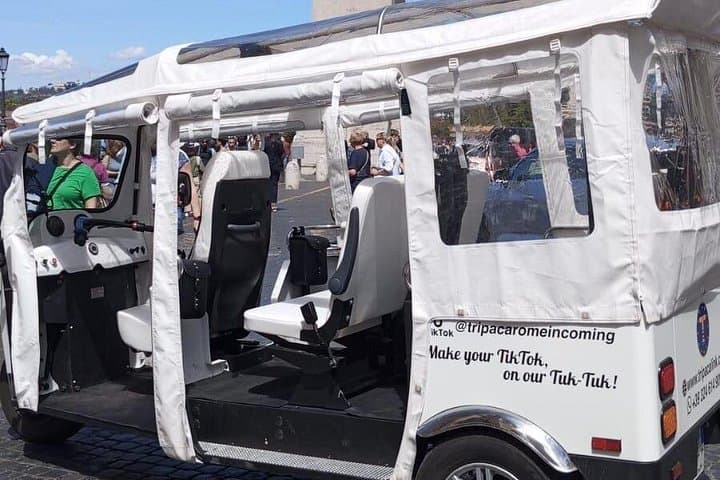 Private Electric Tuk Tuk Tour in Rome
