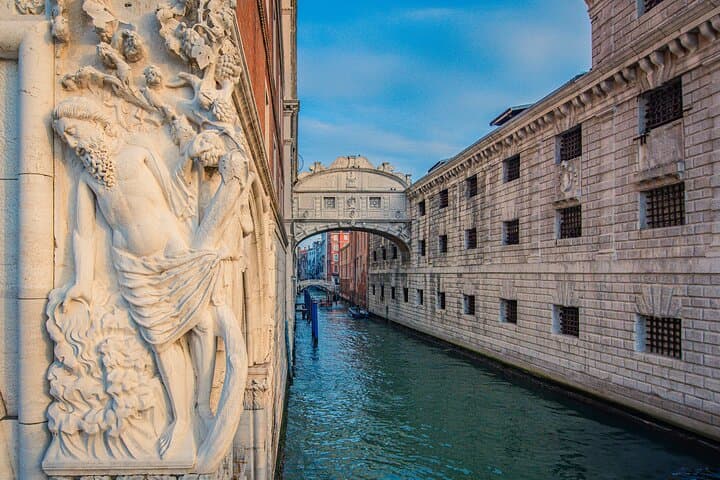 Priority Access to Doge’s Palace: Guided Walking Tour in Venice