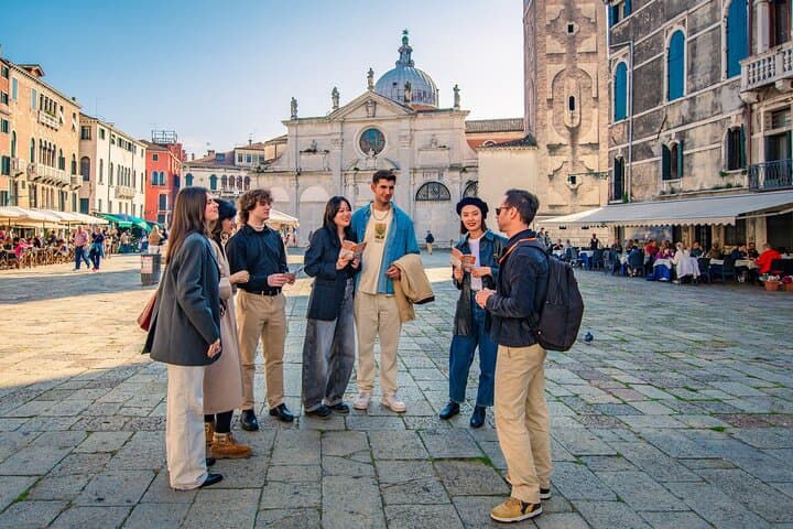 Venice Walking Tour & Gondola Ride: Explore the City’s Heart