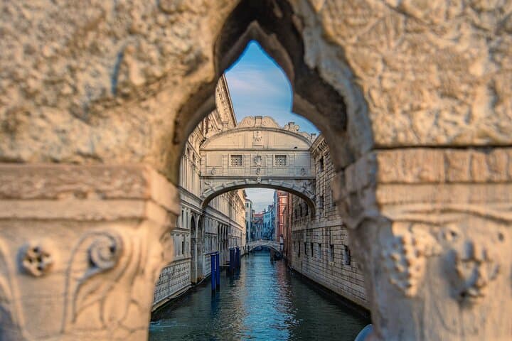 Priority Access to Doge’s Palace: Guided Walking Tour in Venice
