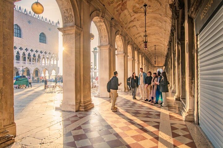 Priority Access to Doge’s Palace: Guided Walking Tour in Venice