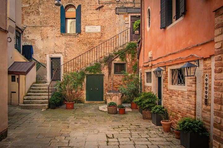 Venice Walking Tour: Discover Hidden Gems with Expert Guide