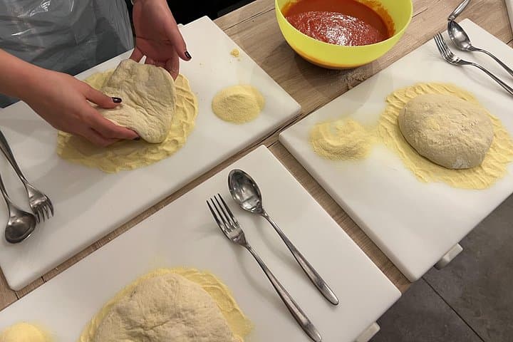 Naples Pizza Cooking Class in Local Restaurant