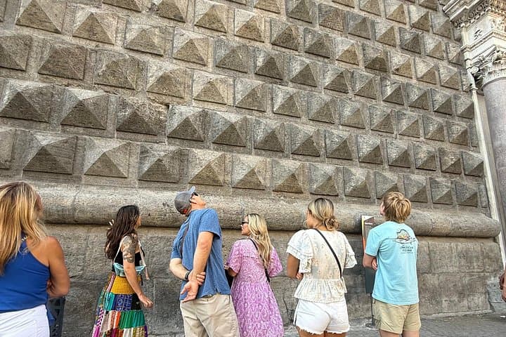 The 10 flavors of Naples tastings in the historic center