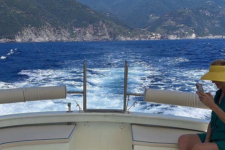 Exclusive Cinque Terre by Private Boat Experience from Florence