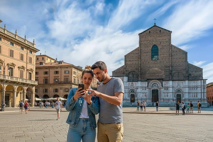 Self Guided Audio Walking Tour of Bologna with Quizzes