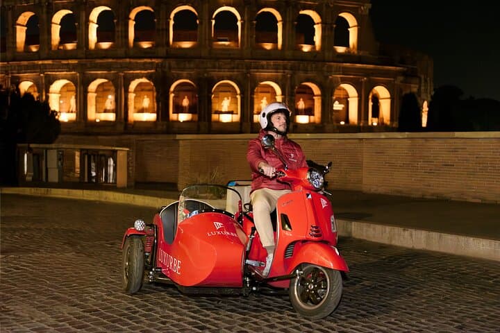 Vespa Sidecar Tour: Rome by Night