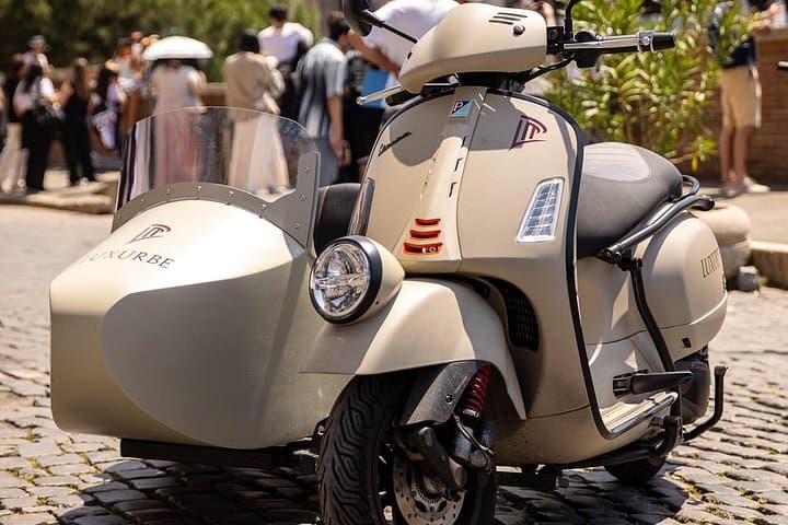 Vespa Sidecar Tour: Rome in a Flash
