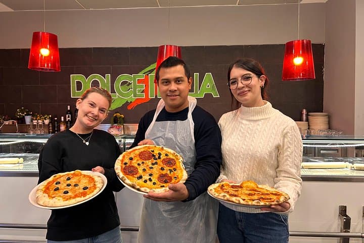 Pizza Cooking Class & Spritz Making with lunch & drinks in Rome