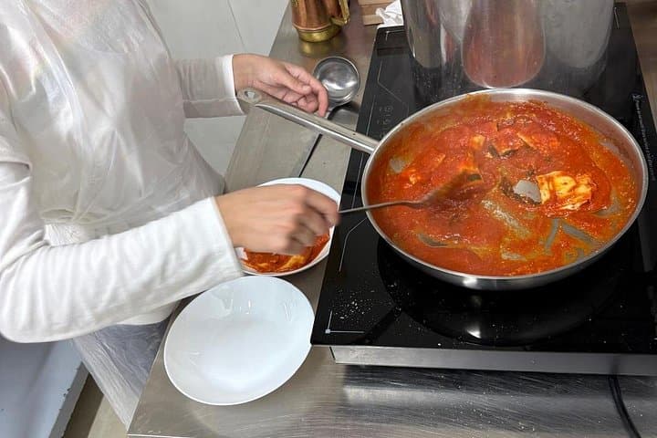 Pasta and Tiramisu Cooking Class with Local Chef in Naples