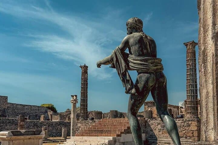From Naples : Group Tour Pompeii and Mt.Vesuvius with light Lunch