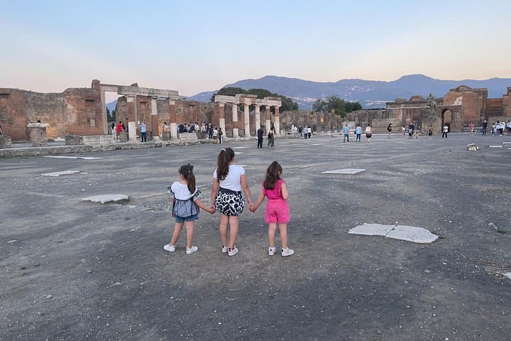 Small Group Sunset Tour of Pompeii with Archaeologist Guide