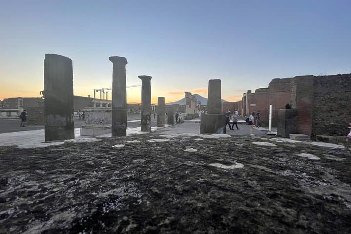 Small Group Sunset Tour of Pompeii with Archaeologist Guide