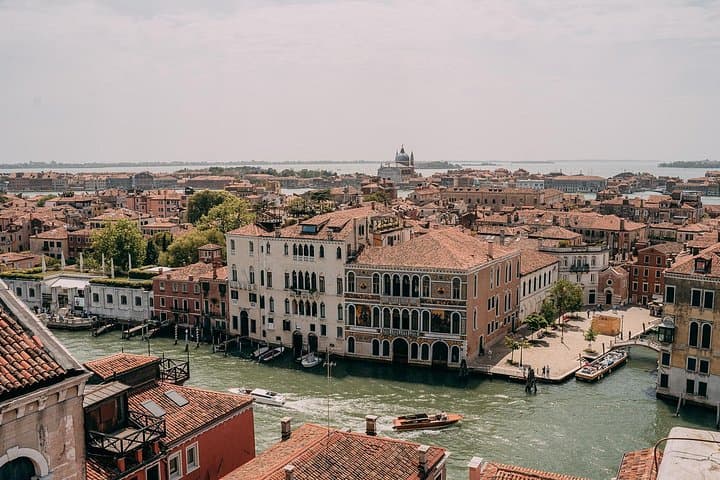 Venice Walking tour with Panoramic Rooftop access