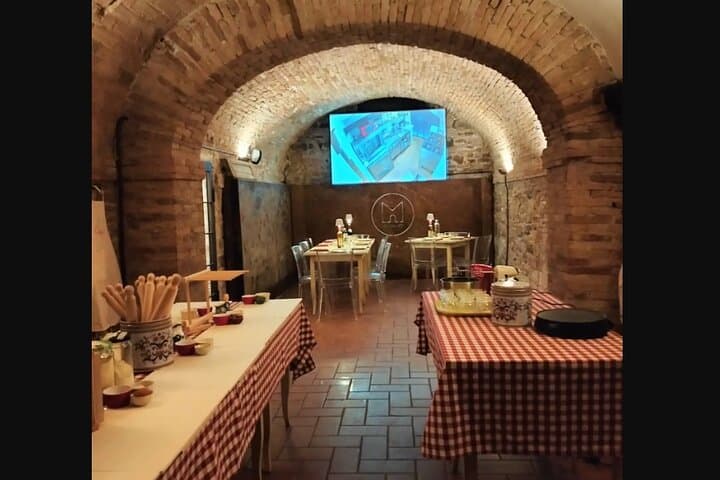 Food Experience in Perugia Home Style Cooking School