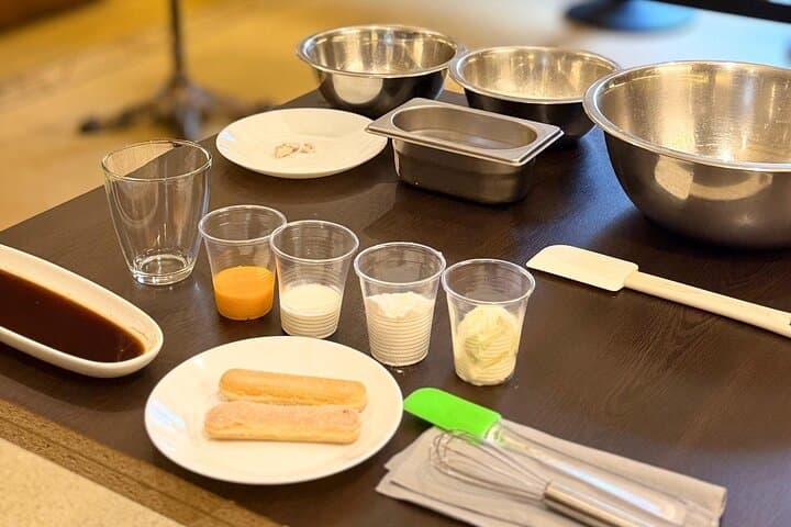 Naples Certified Pizza & Tiramisu Class Drink and Appetizer