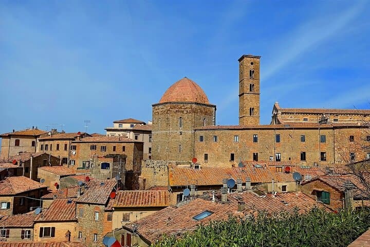 PRIVATE EXCURSION: Volterra & San Gimignano + wine tastings (from Livorno Port)