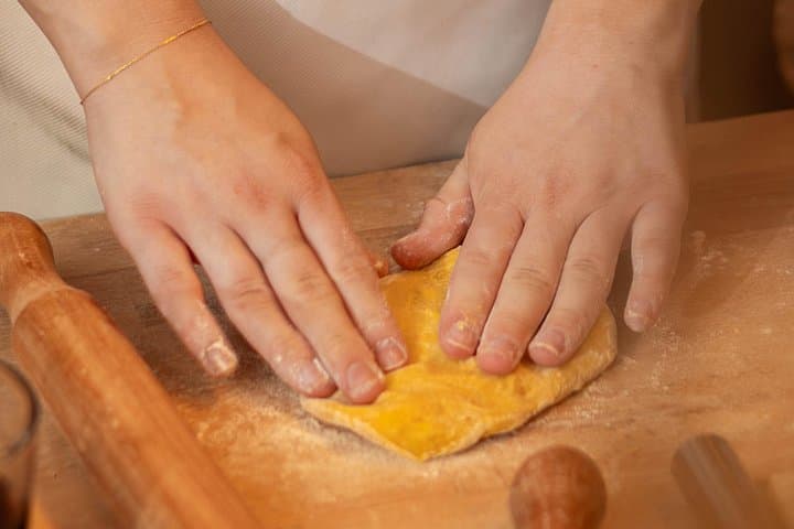 Florence: PRIVATE Family Cooking Class & Wine and Soft Drinks