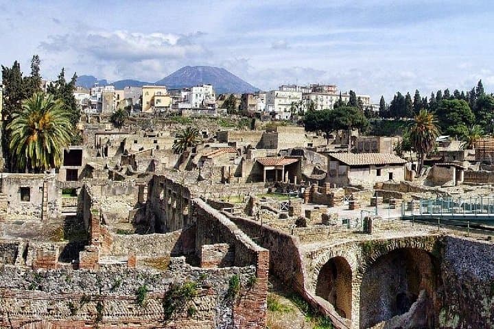 Pompeii and Herculaneum Tour from Sorrento with Tickets and Lunch