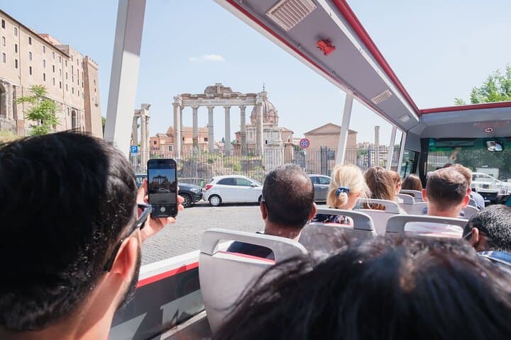 Catacombs Tour with Transfer – Optional Capuchin Crypt or Trevi