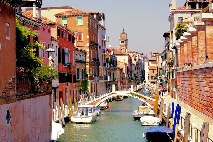 Venice Canals: Romantic stroll along the river and historic bridges.