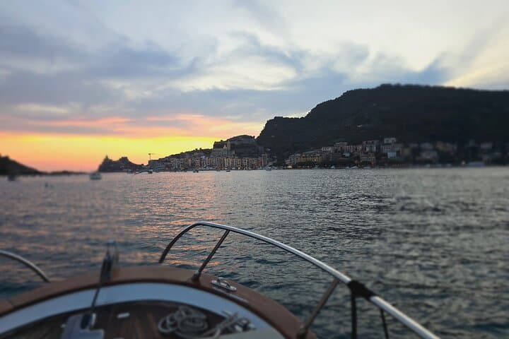La Spezia: Sunset aperitif with dinner on the boat