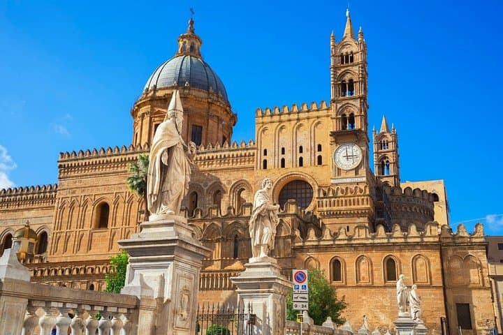 Palermo Cathedral: A unique masterpiece combining Gothic, Baroque and Arab-Norman styles.