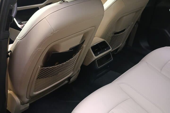 Private Luxury transfer Milan center to/from train metro station