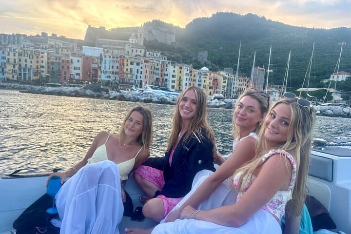 boat tour