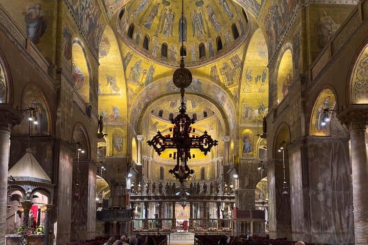 Venice Private Evening Stroll with VIP Entry to Saint Mark's After Hours