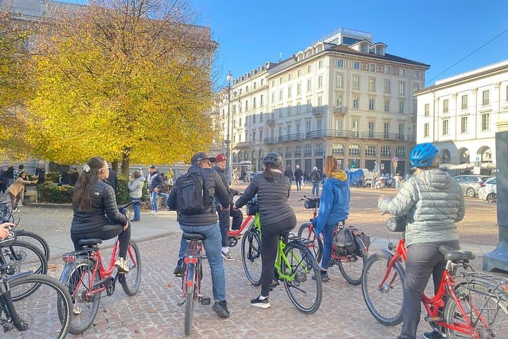 Milan Electric Bike Highlights Tour with Local Guide