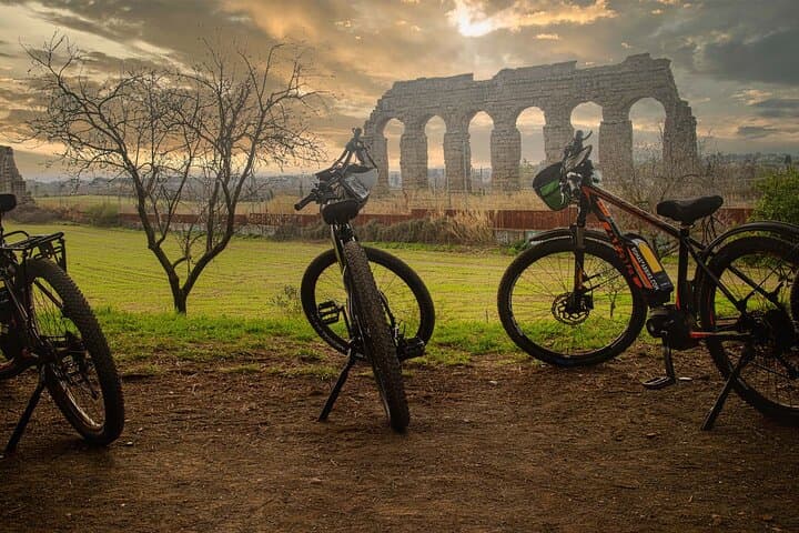 Appian Way Bike tour Underground with Catacombs & Lunch
