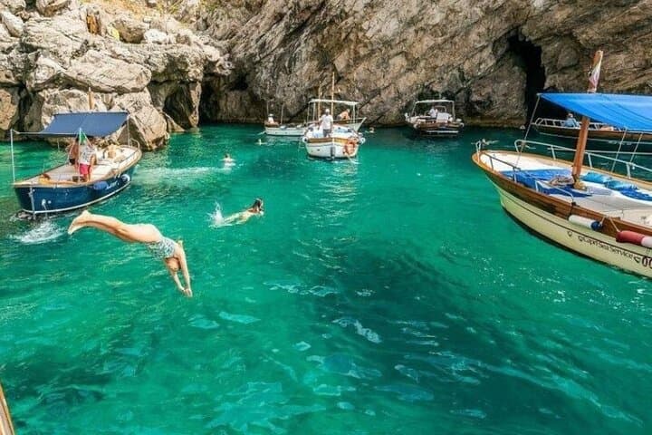 Half-Day Private Amalfi Coast Boat Tour in Classic Gozzo