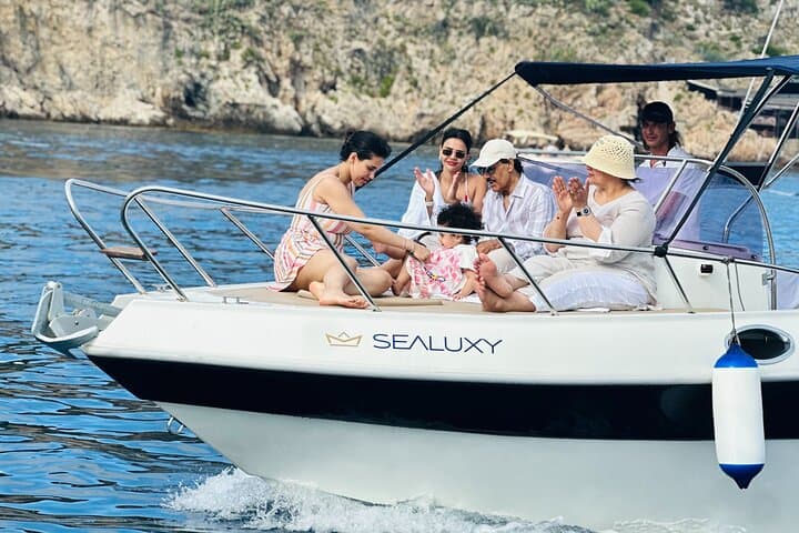 3-hour excursion by PRIVATE Boat to Taormina with Aperitif