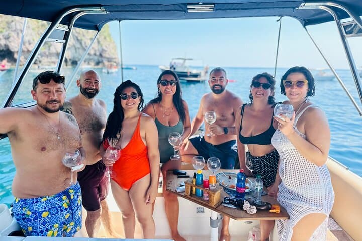3-hour excursion by PRIVATE Boat to Taormina with Aperitif
