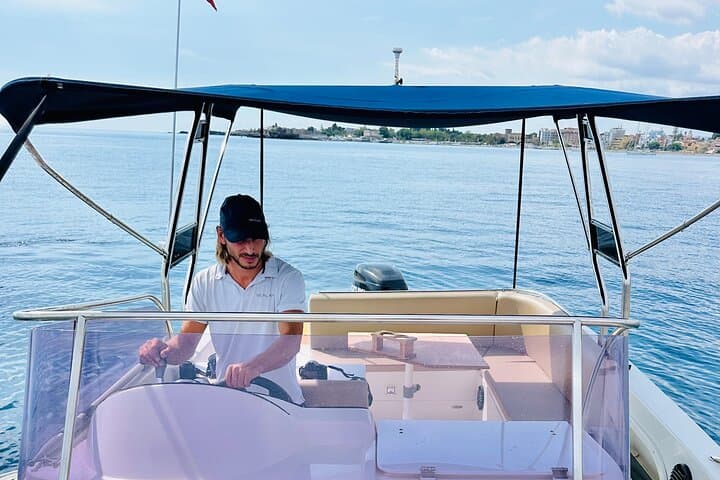 3-hour excursion by PRIVATE Boat to Taormina with Aperitif