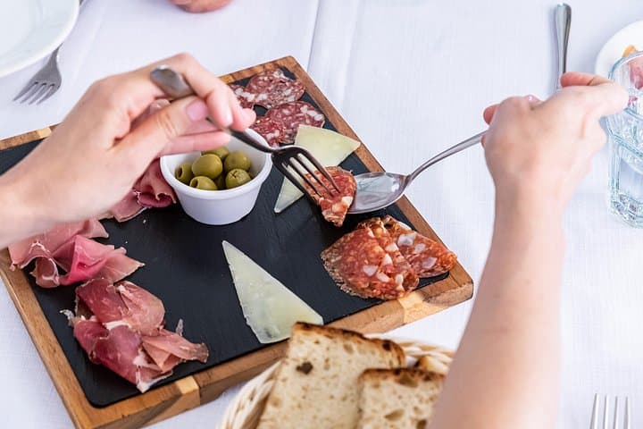 Testaccio Food Tour with Roman Pasta and Market Tastings